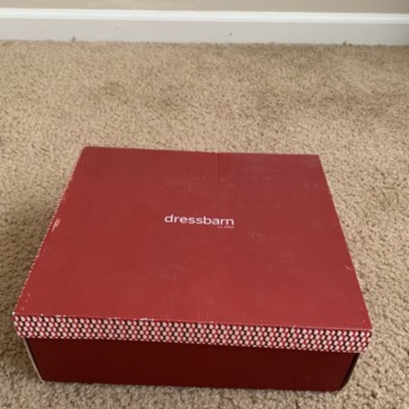 Dressbarn - Picture 8 of 8